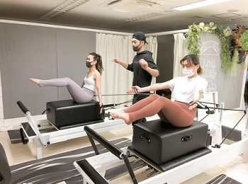 STUDIO TOU　スタジオ